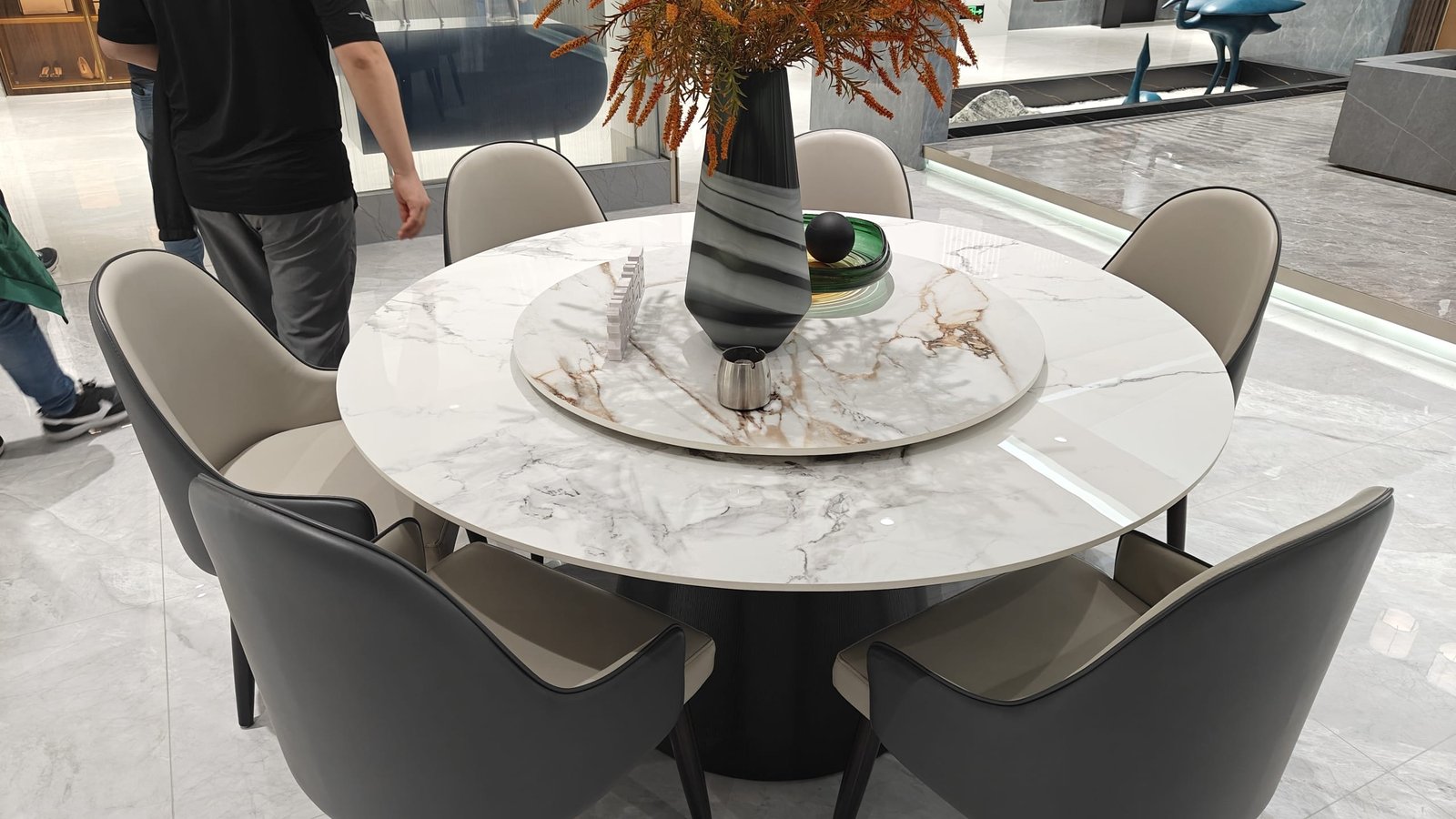 Sintered Stone Restaurant Table Application - Linx Sintered