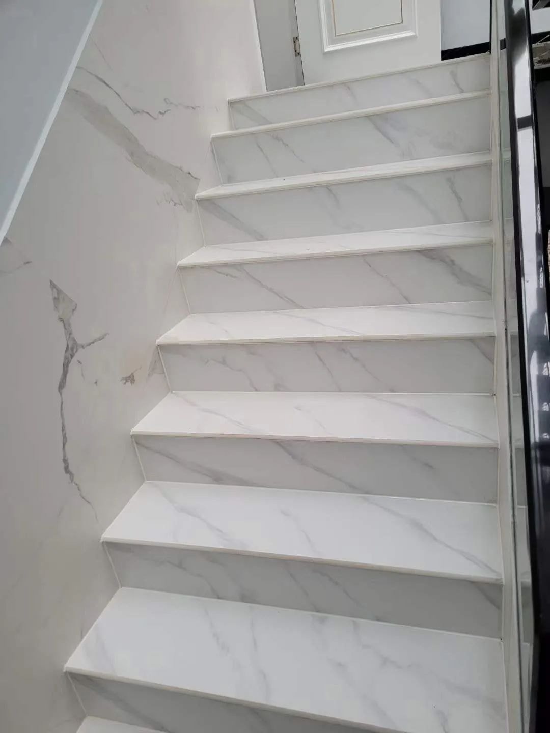 Sintered Stone Stairs Examples (15) Sintered Stone Stairs Examples (15)