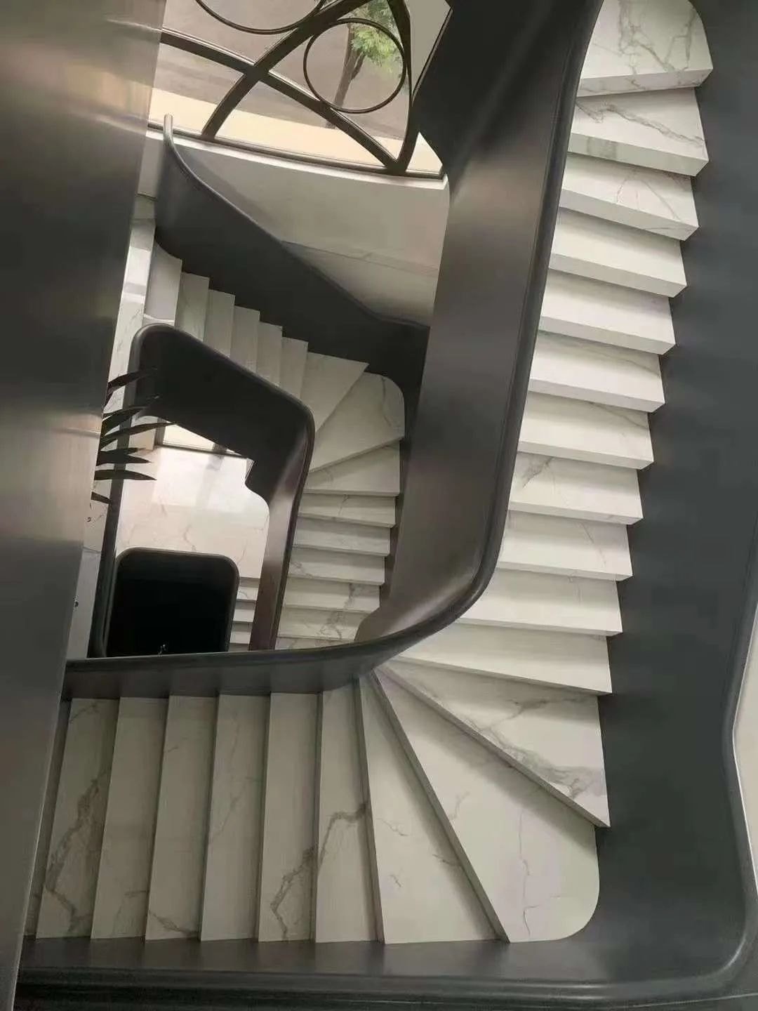 Sintered Stone Stairs Examples (18) Sintered Stone Stairs Examples (18)