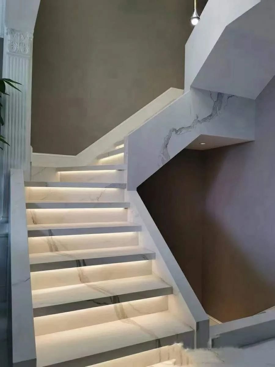 Sintered Stone Stairs Examples (28) Sintered Stone Stairs Examples (28)