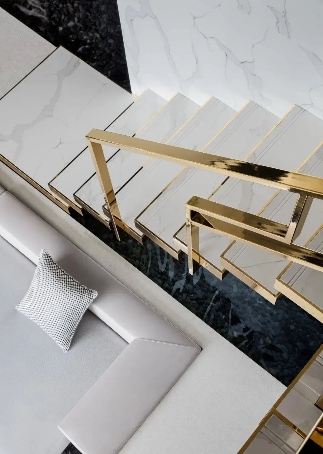 Sintered Stone Stairs Examples (29) Sintered Stone Stairs Examples (29)