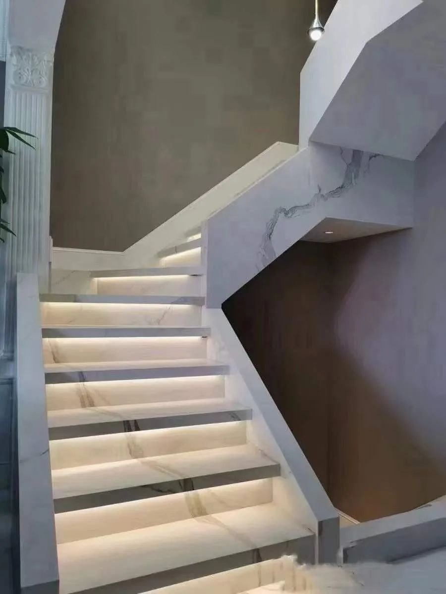 Sintered Stone Stairs Examples (31) Sintered Stone Stairs Examples (31)