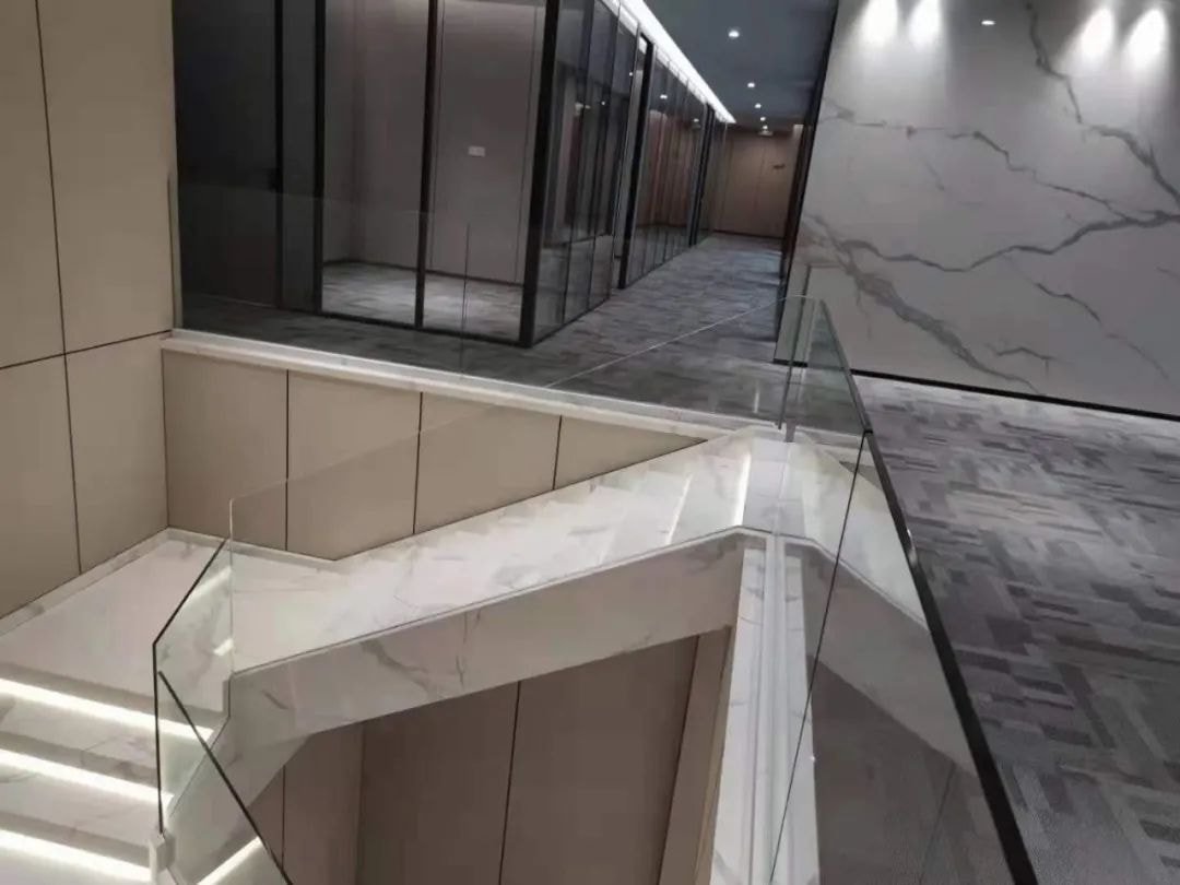 Sintered Stone Stairs Examples (33) Sintered Stone Stairs Examples (33)