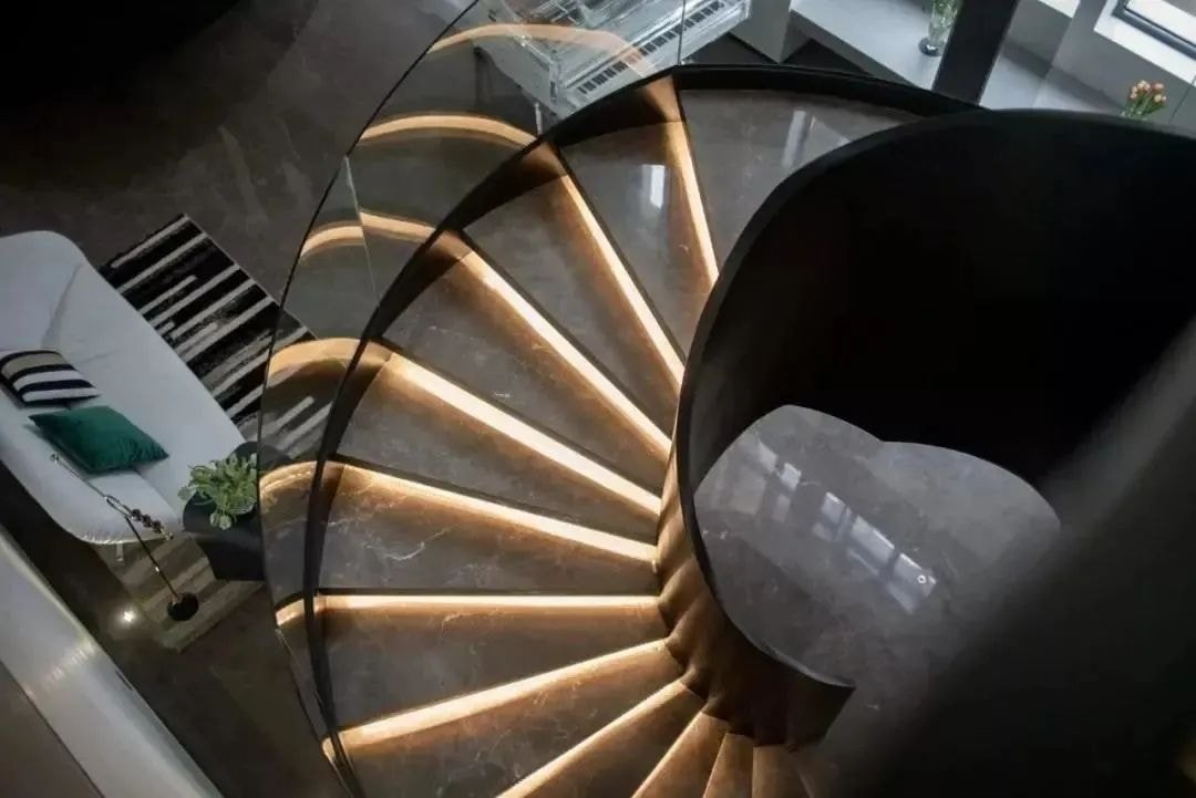 Sintered Stone Stairs Examples (42) Sintered Stone Stairs Examples (42)