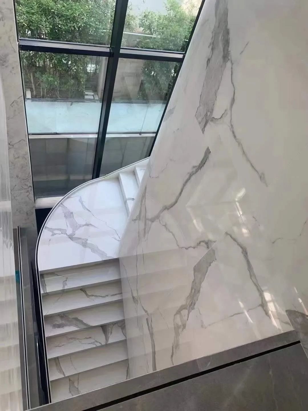 Sintered Stone Stairs Examples (45) Sintered Stone Stairs Examples (45)