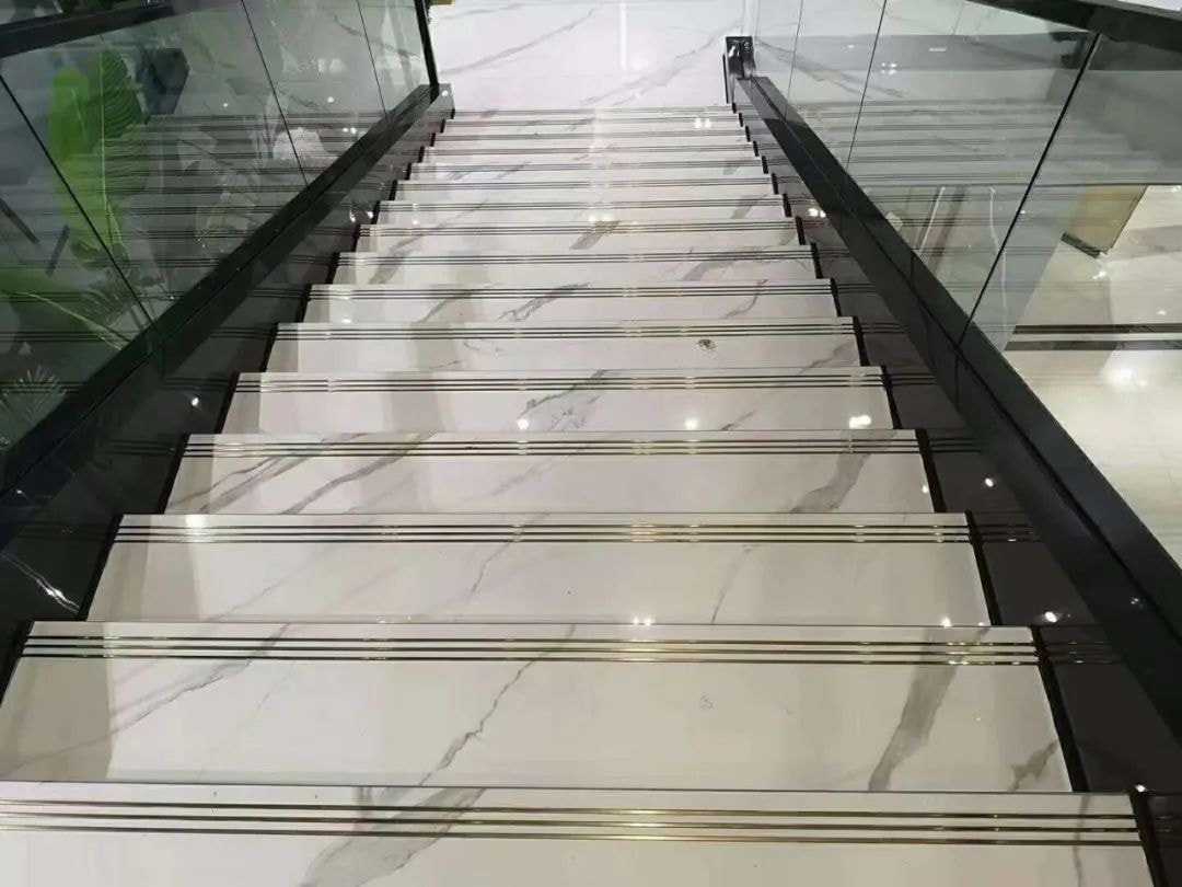 Sintered Stone Stairs Examples (7) Sintered Stone Stairs Examples (7)